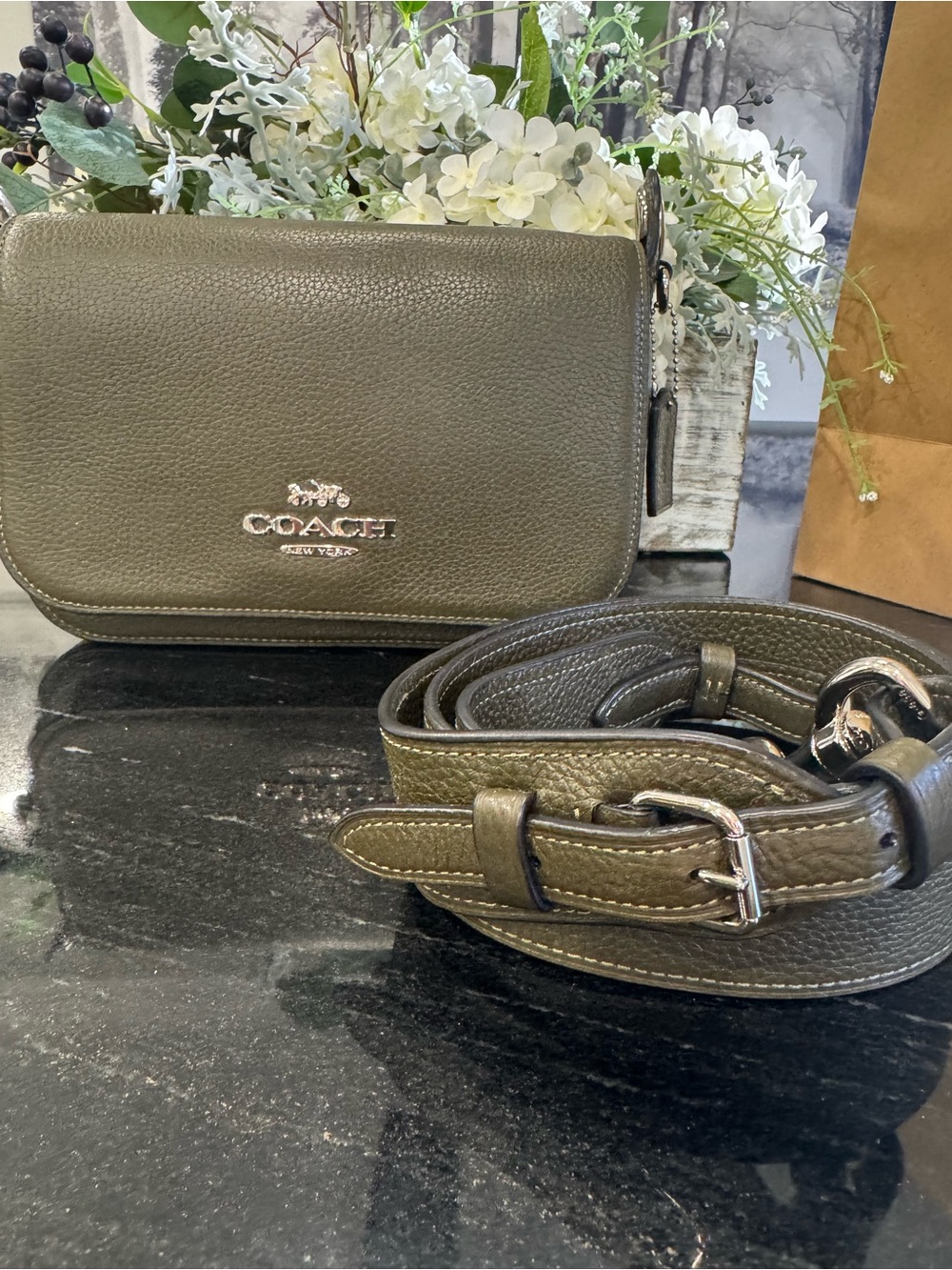 💚COACH Pebbled Leather Flap Crossbody Bag Olive Green Silver Hardware style76698 - Picture 12 of 12